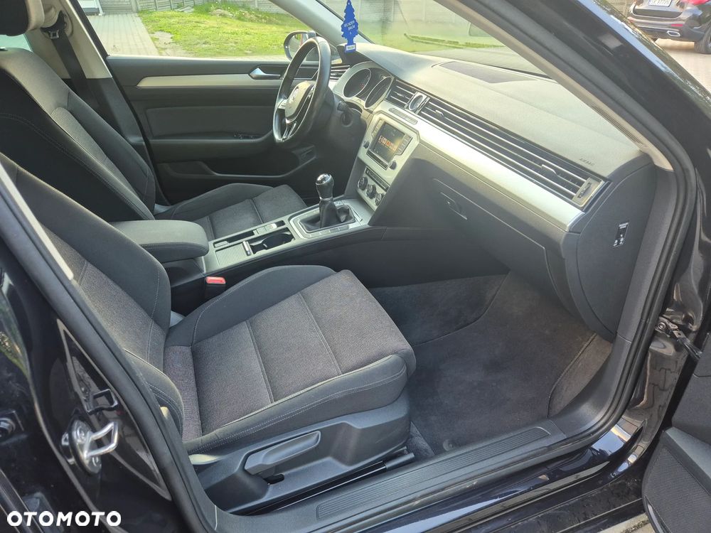 Volkswagen Passat 2.0 TDI (BlueMotion Technology) Comfortline - 16