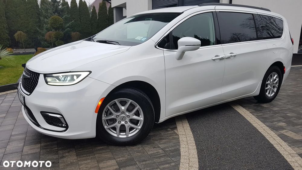 Chrysler Pacifica - 4