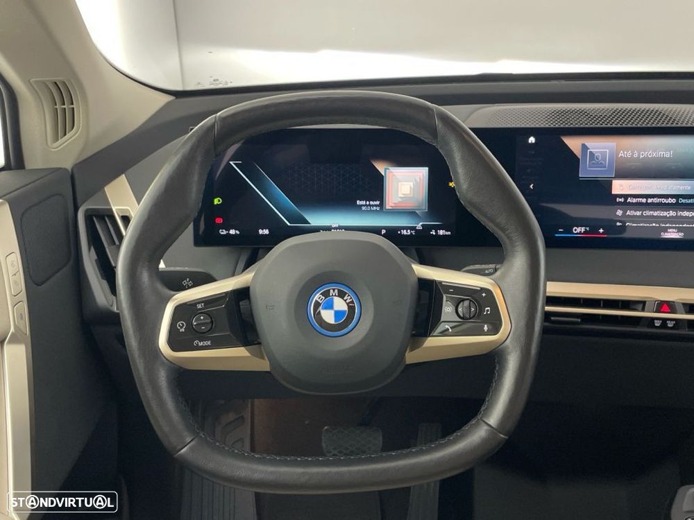 BMW iX xDrive 40 Pack Desportivo - 14