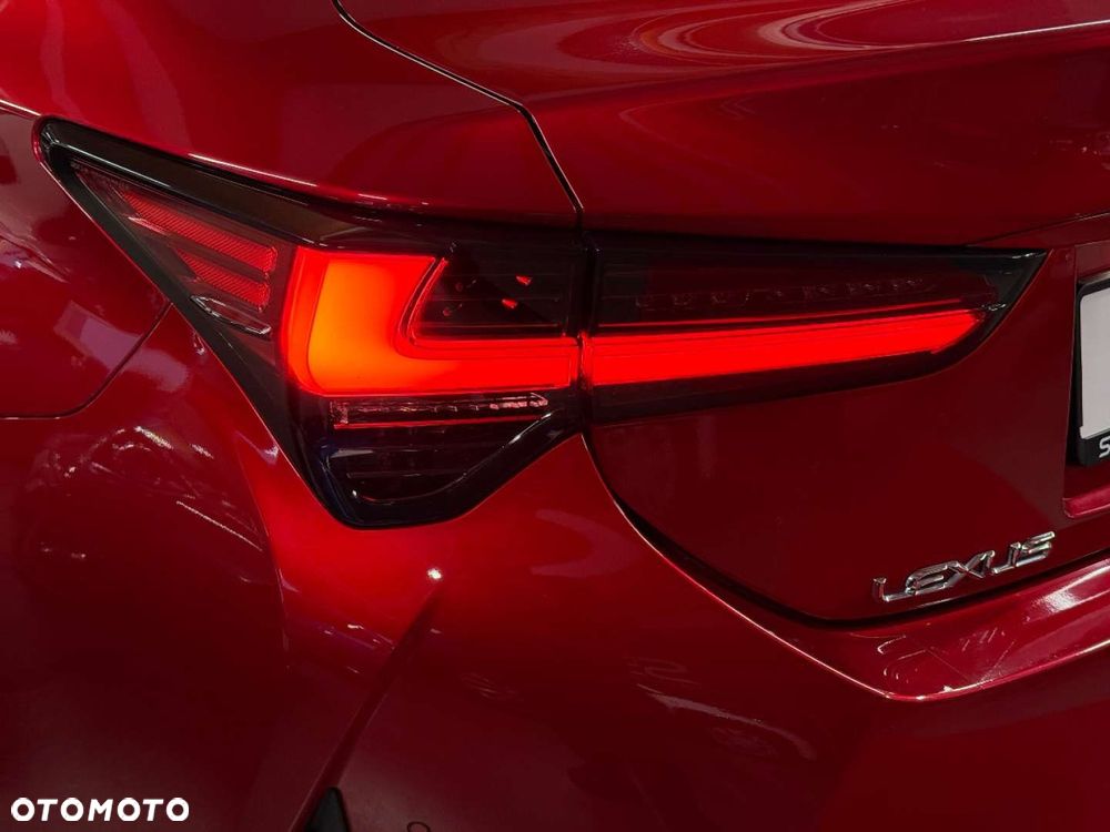Lexus RC 300h F Sport - 38