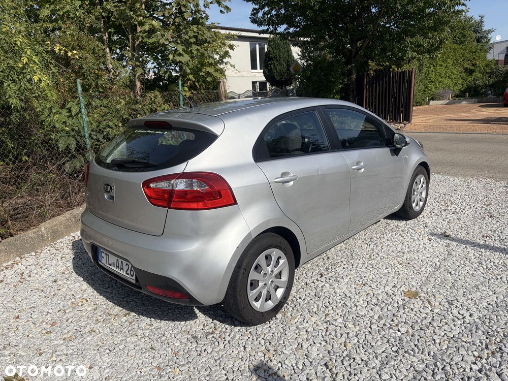Kia Rio - 3