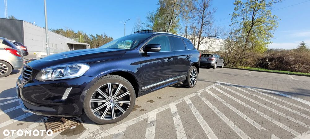 Volvo XC 60 T5 Drive-E Ocean Race - 16