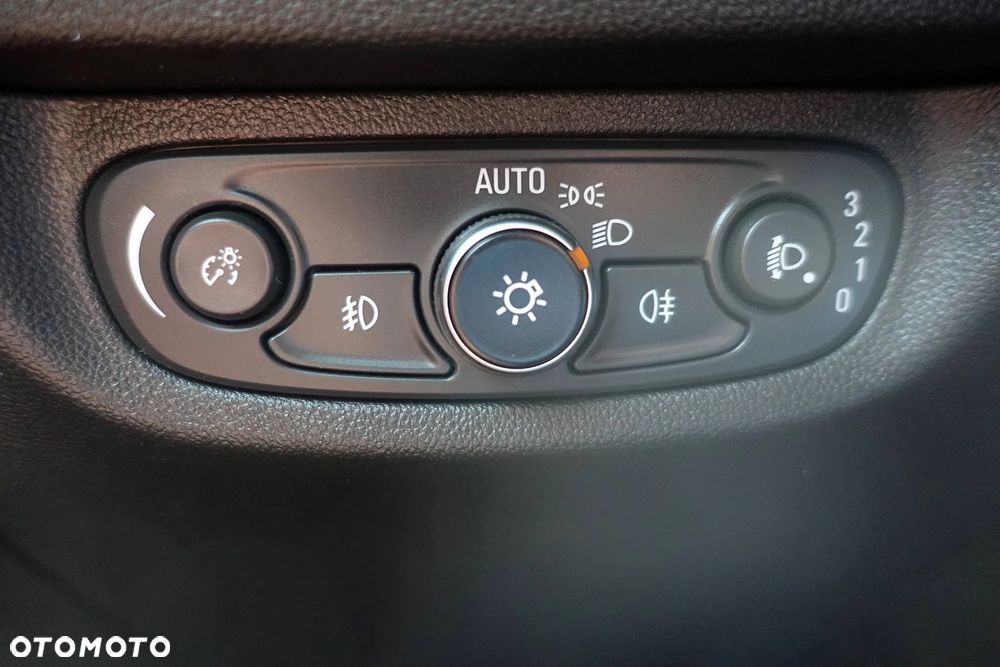 Opel Insignia 2.0 Automatik Business Innovation - 29