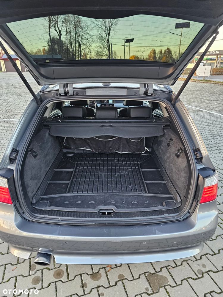 BMW Seria 5 520d Touring Edition Lifestyle - 32