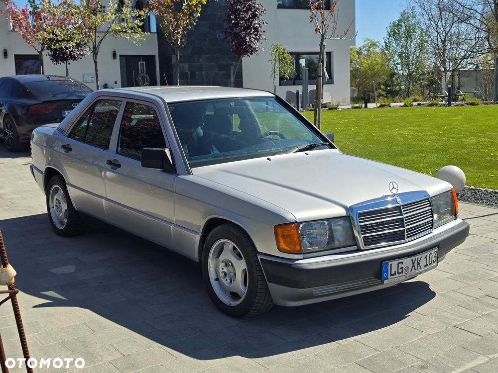 Mercedes-Benz W201 (190) - 7