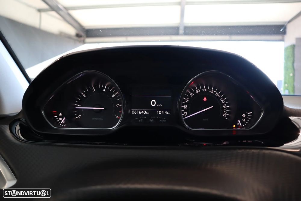 Peugeot 2008 1.2 PureTech GT Line - 21