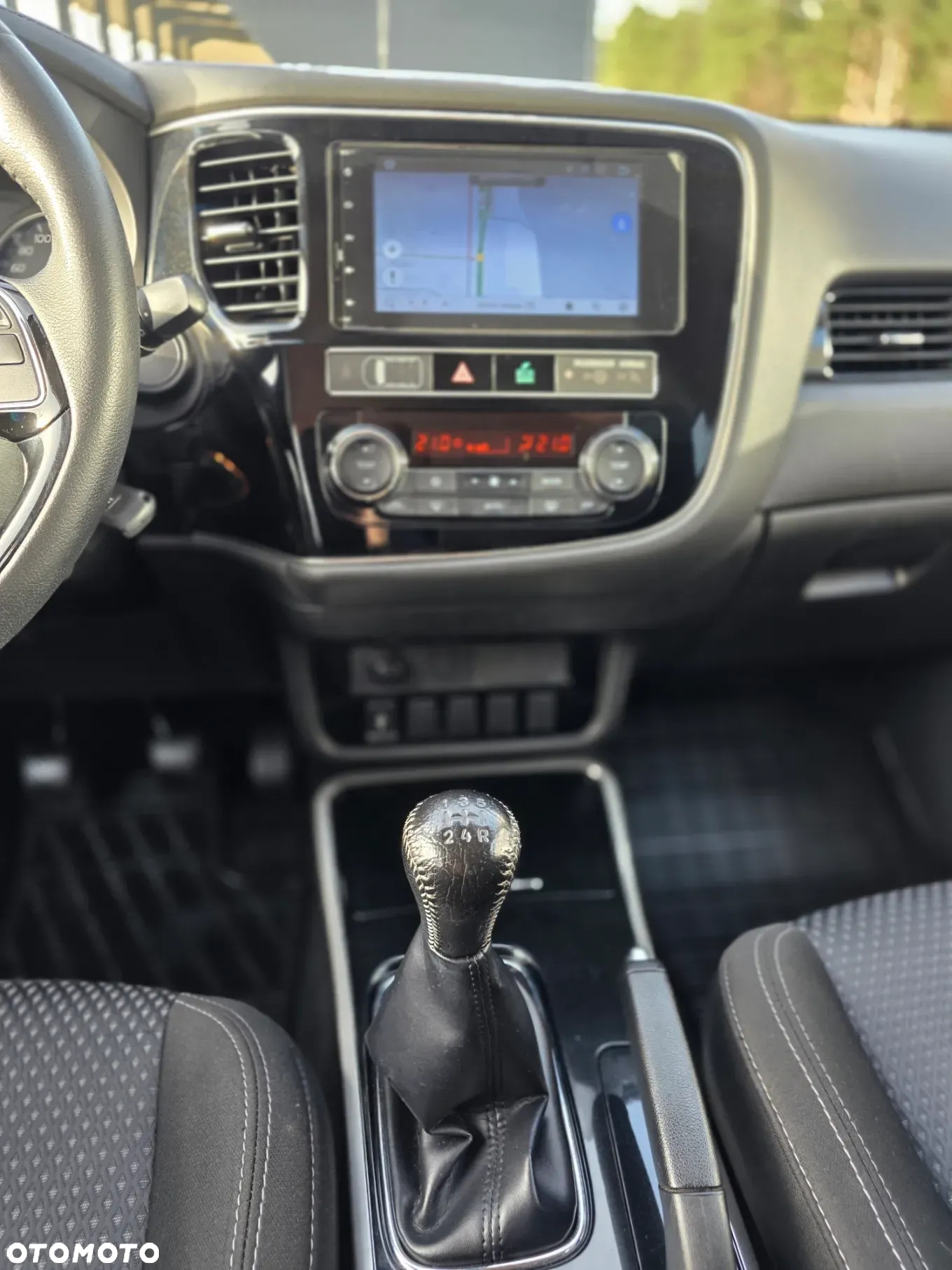 Mitsubishi Outlander 2.0 Invite + 2WD - 27