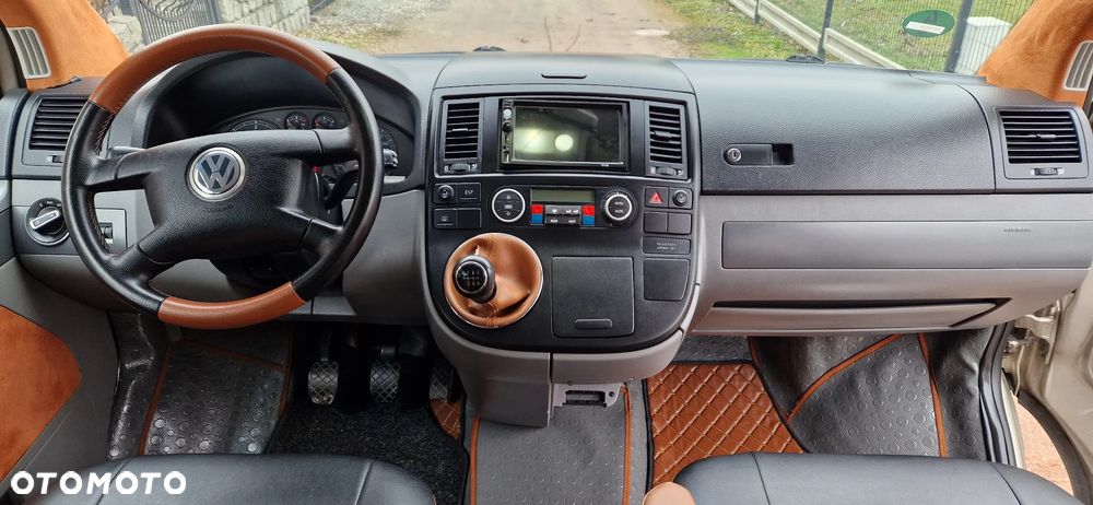 Volkswagen Multivan - 9