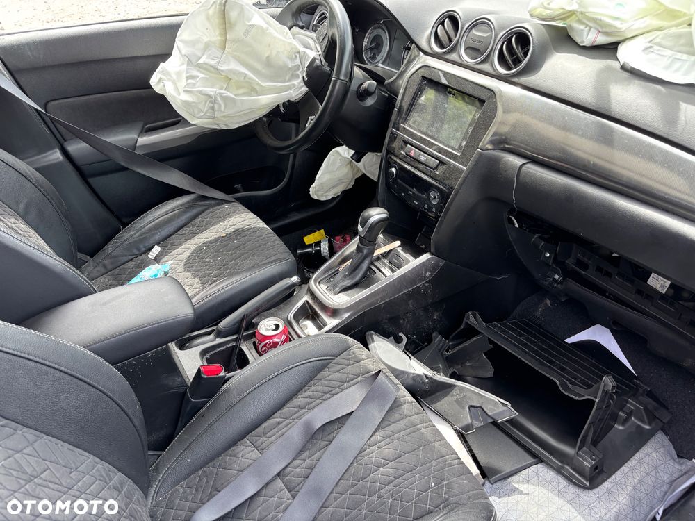Suzuki Vitara 1.5 Dualjet Hybrid Allgrip AGS Comfort+ "SHINKAI" - 9