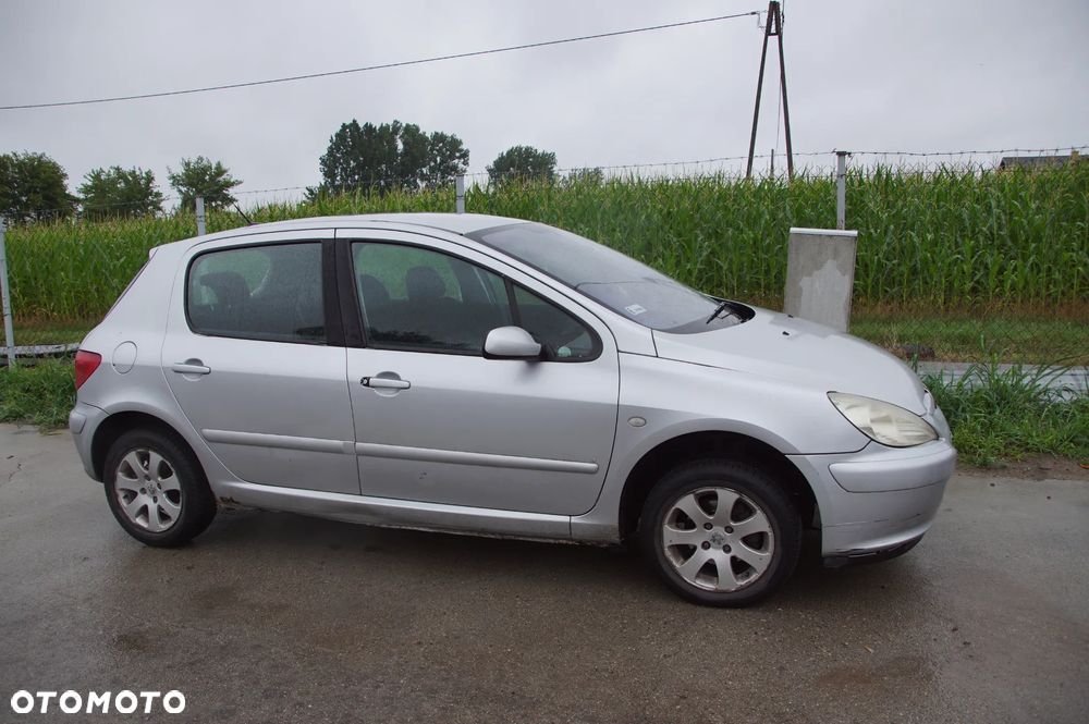 Auto na części - Peugeot 307 Lift 1.4 8V 75 KM TU3 20CQ15 EZR 2004R Silnik Skrzynia Drzwi Lusterko Szyba Maska Lampa Klapa Deska Kokpit Sterownik Moduł Licznik - 4