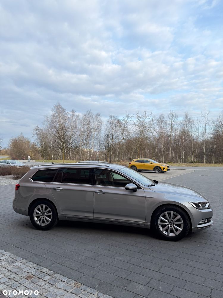 Volkswagen Passat - 16