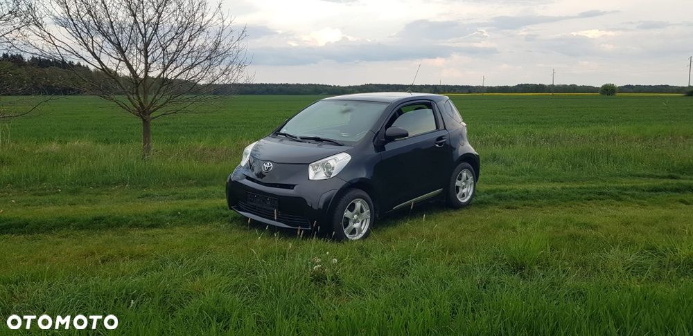 Toyota iQ - 3