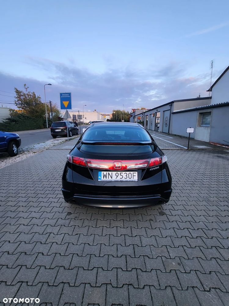 Honda Civic 1.8 Executive - 4