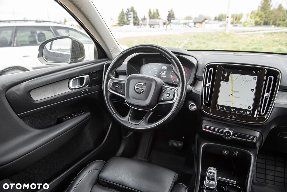Volvo XC 40 B4 B AWD R-Design - 28
