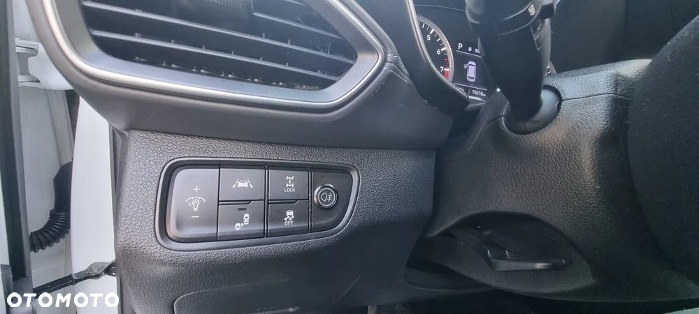 Hyundai Santa Fe 2.4 GDI 4WD SEVEN Premium - 29
