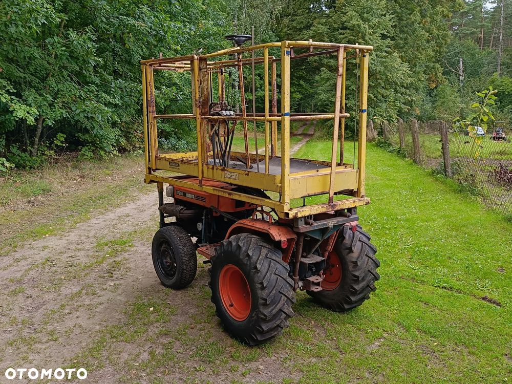 Kubota B7200 - 7