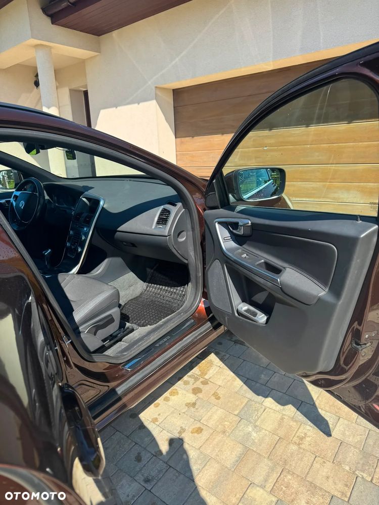 Volvo XC 60 D4 Momentum - 12