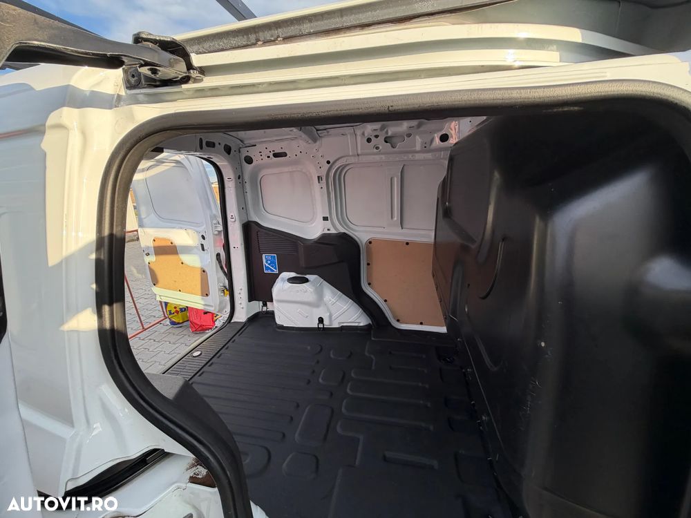 Ford Transit Courier - 3