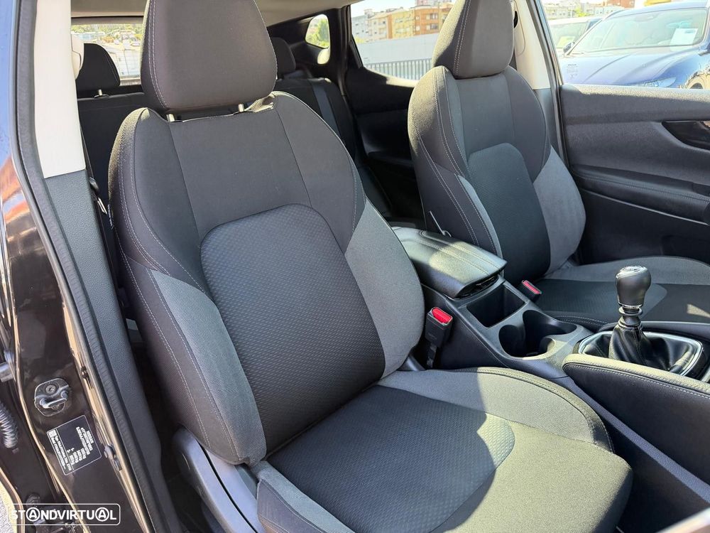 Nissan Qashqai 1.5 dCi N-Connecta J18 - 17