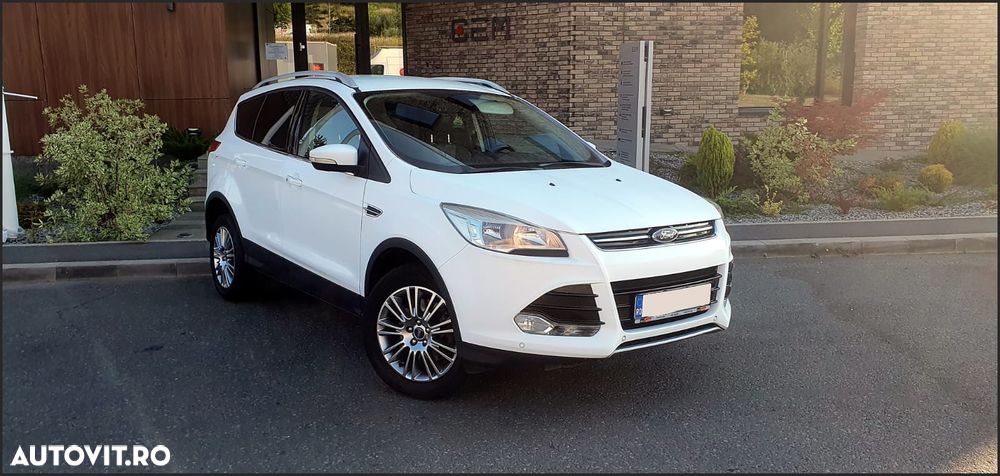 Ford Kuga 2.0 TDCi Powershift 4WD Titanium - 6