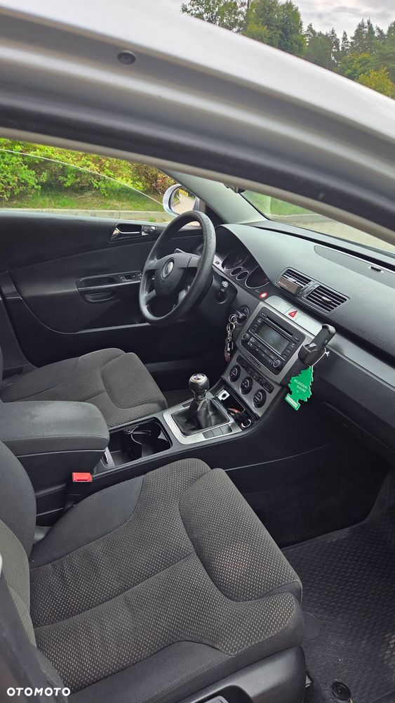 Volkswagen Passat 2.0 TDI Comfortline - 9