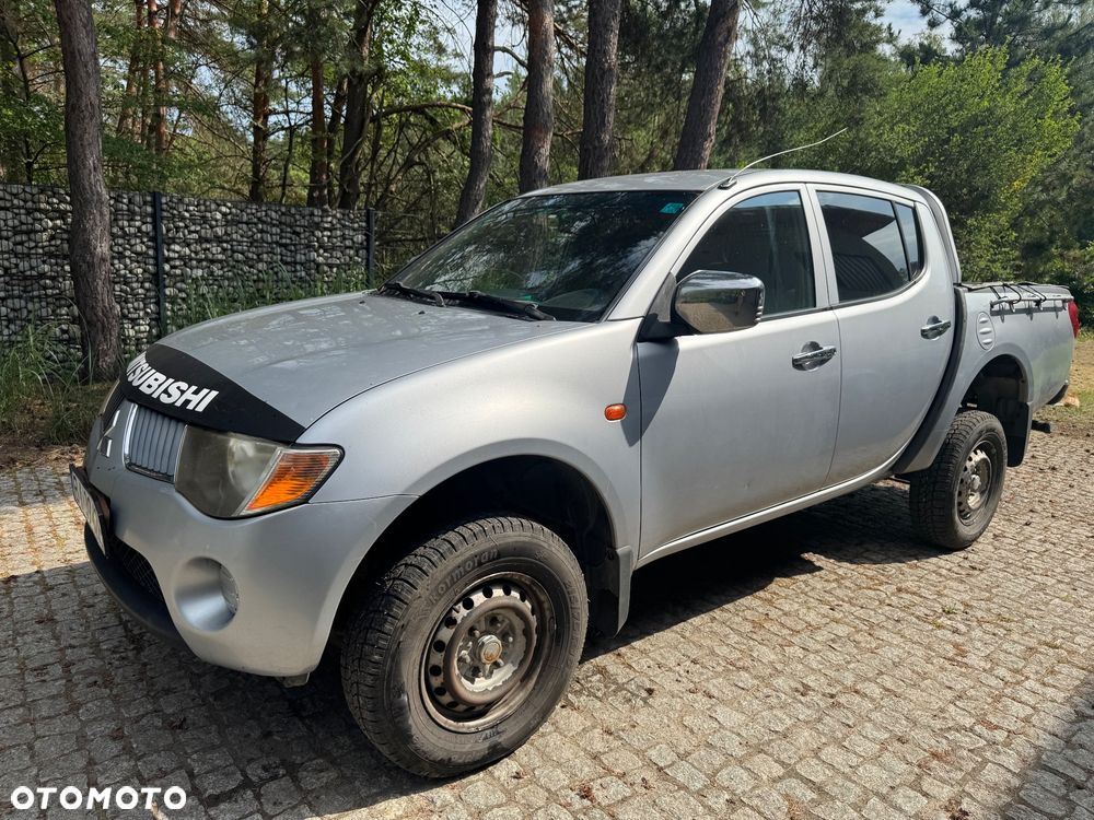 Mitsubishi L200 2.5 DID Intense + - 7