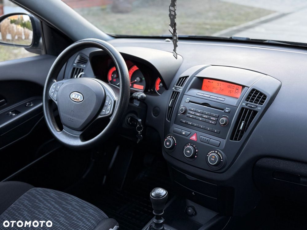 Kia Ceed 1.6 Crdi Comfort + - 7