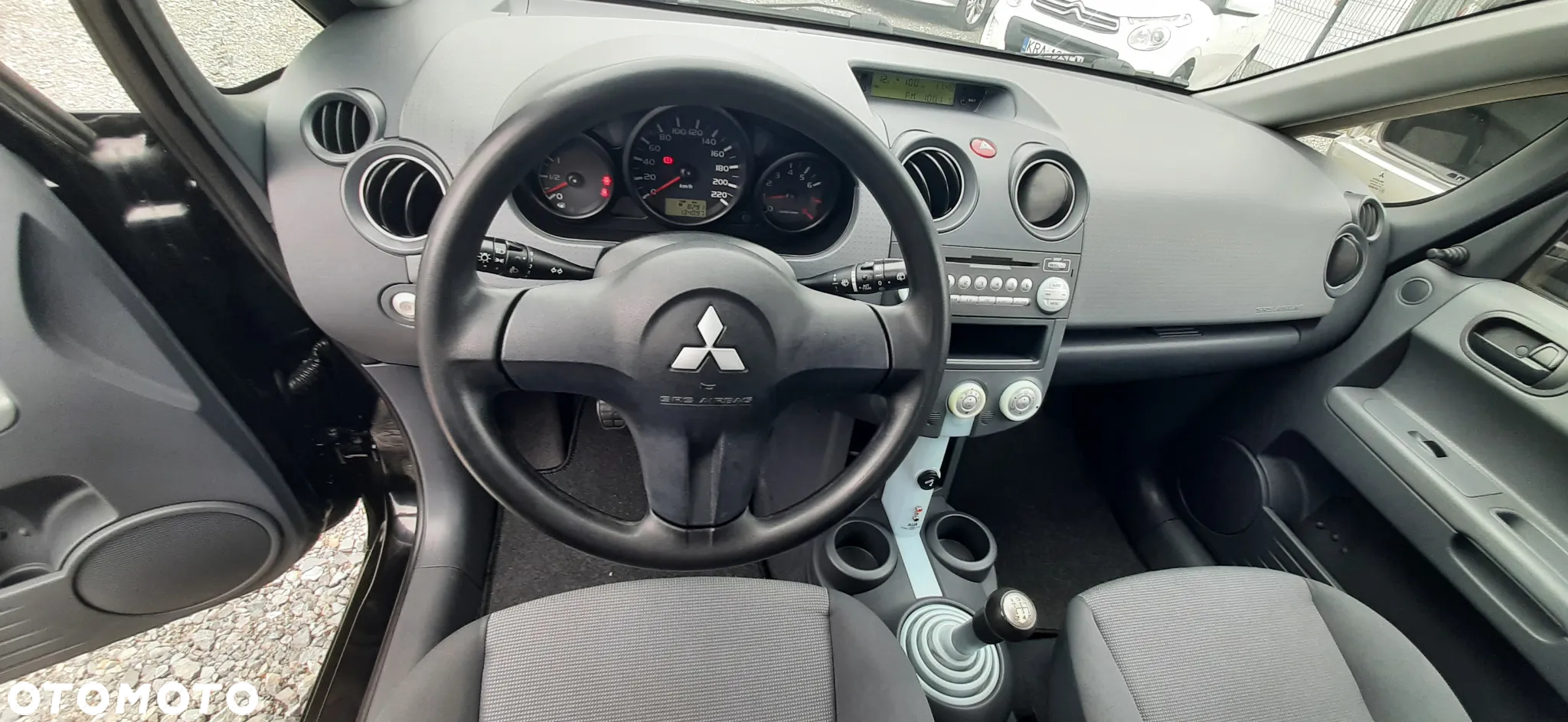 Mitsubishi Colt - 26
