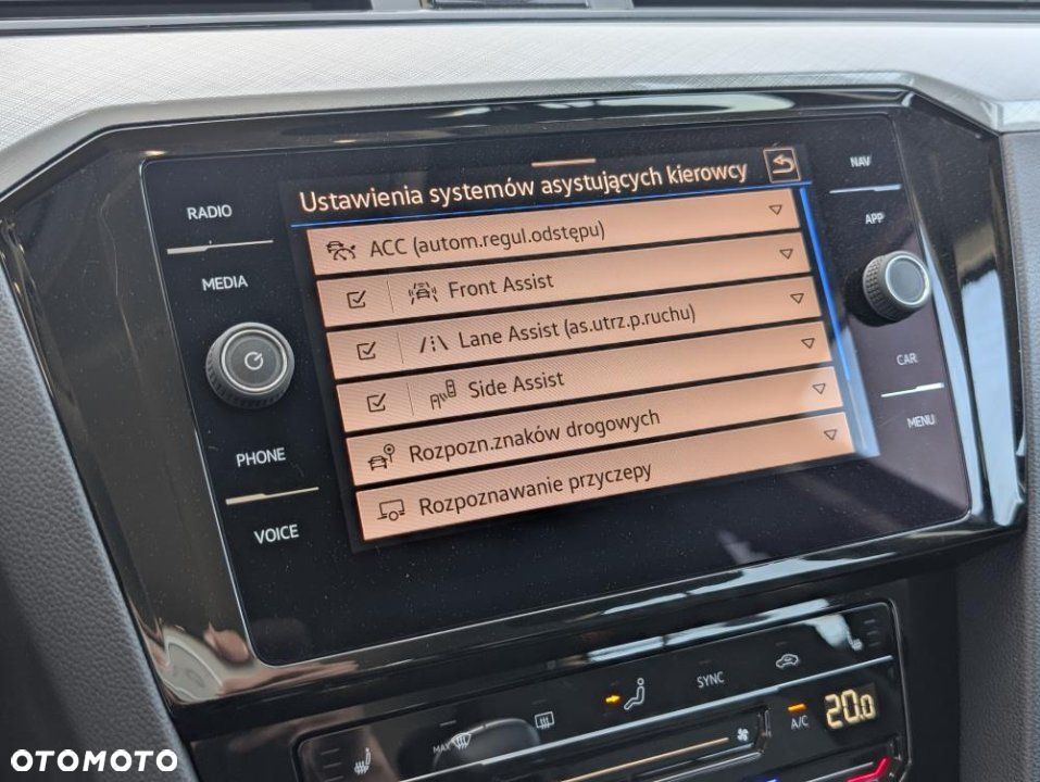 Volkswagen Passat - 26