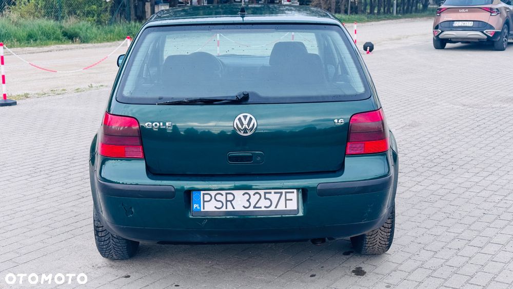 Volkswagen Golf 1.6 - 1