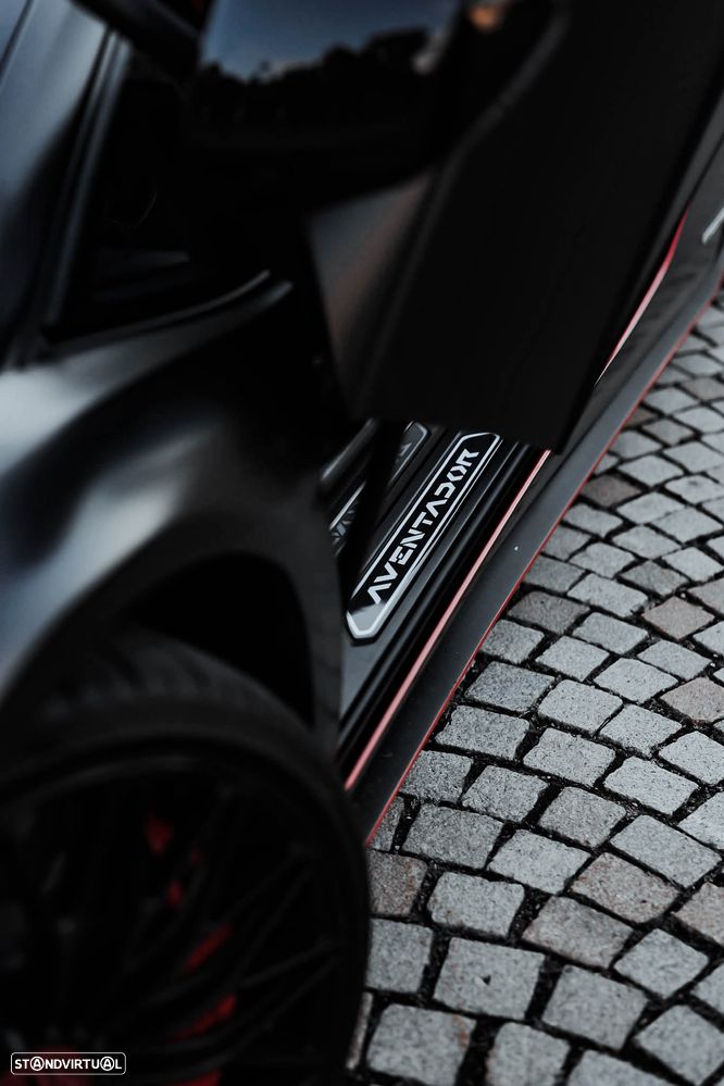 Lamborghini Aventador 6.5 V12 LP740-4 S - 10