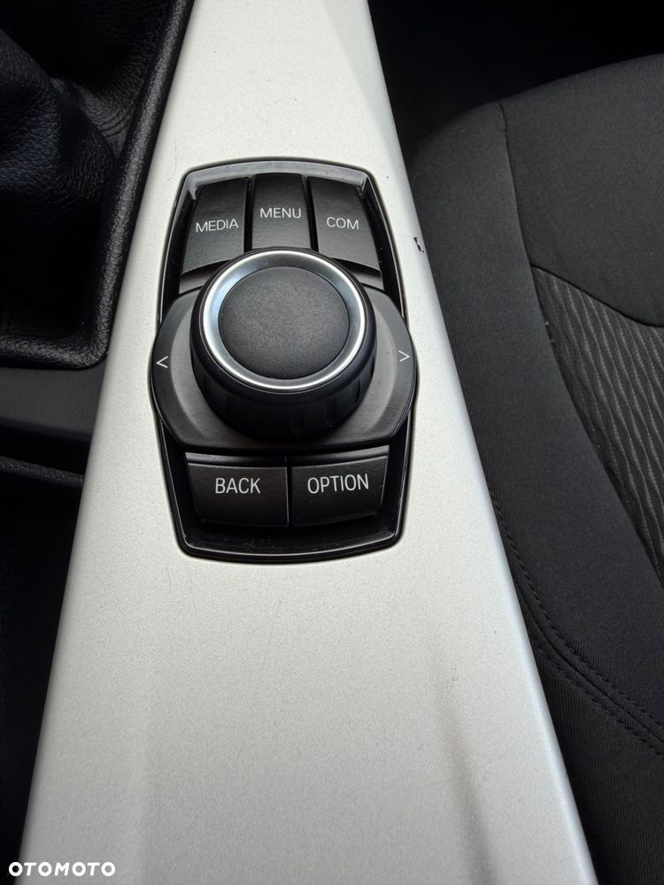 BMW Seria 3 318i Advantage - 24