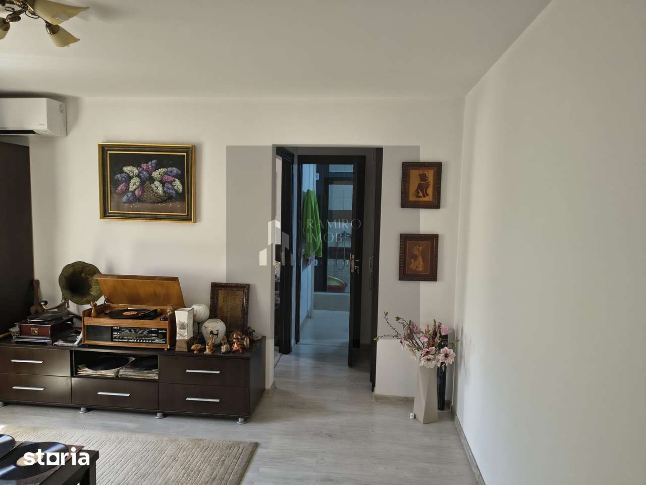 Living area of Apartament 2 bedroom in Strada Urziceni