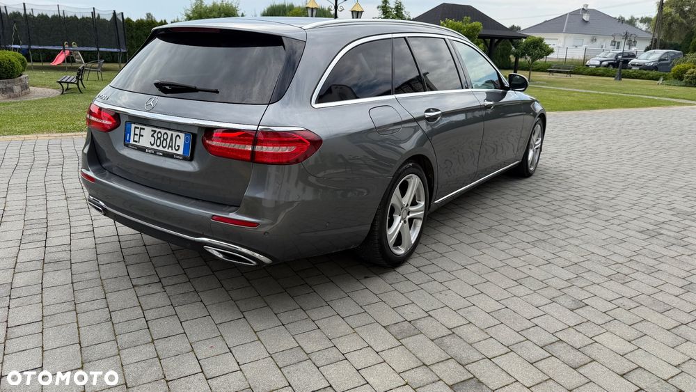Mercedes-Benz Klasa E 220 d 4Matic 9G-TRONIC - 24
