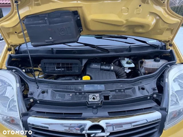 Opel Vivaro - 24