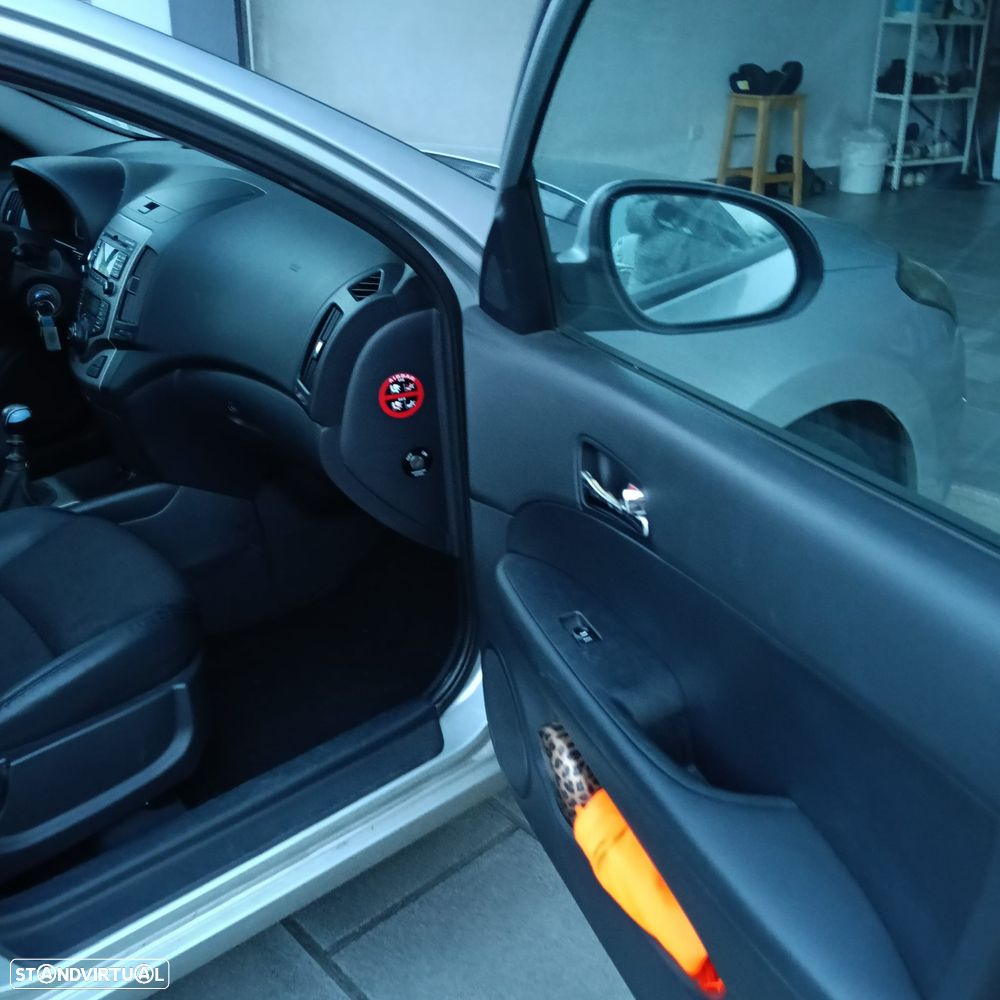 Hyundai i30 CW 1.6 CRDi Comfort - 9