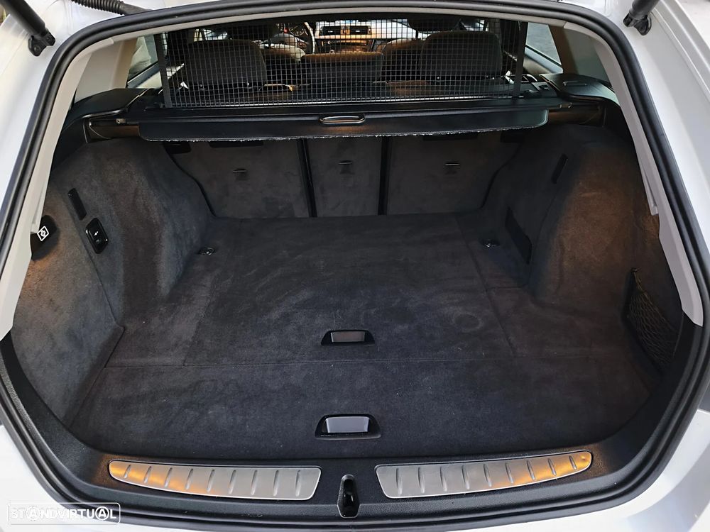 BMW 318 d Auto Line Sport - 14