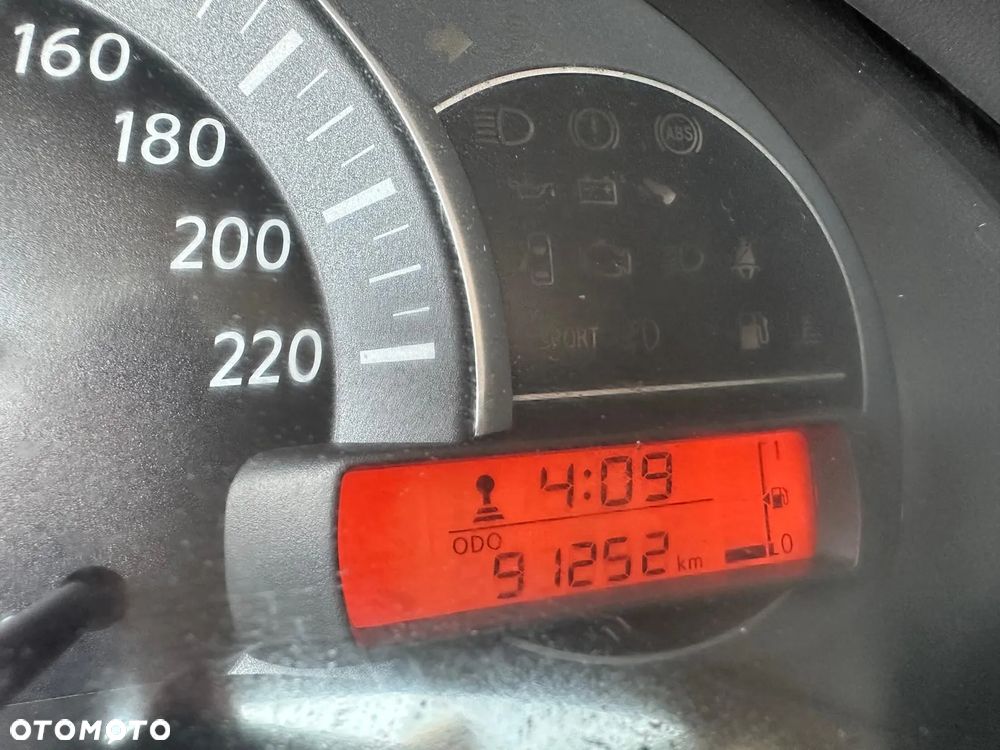 Nissan Micra - 12