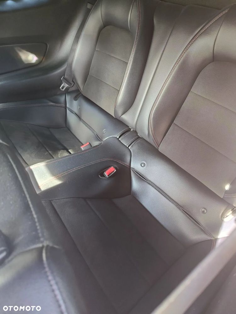 Ford Mustang 5.0 V8 GT - 20