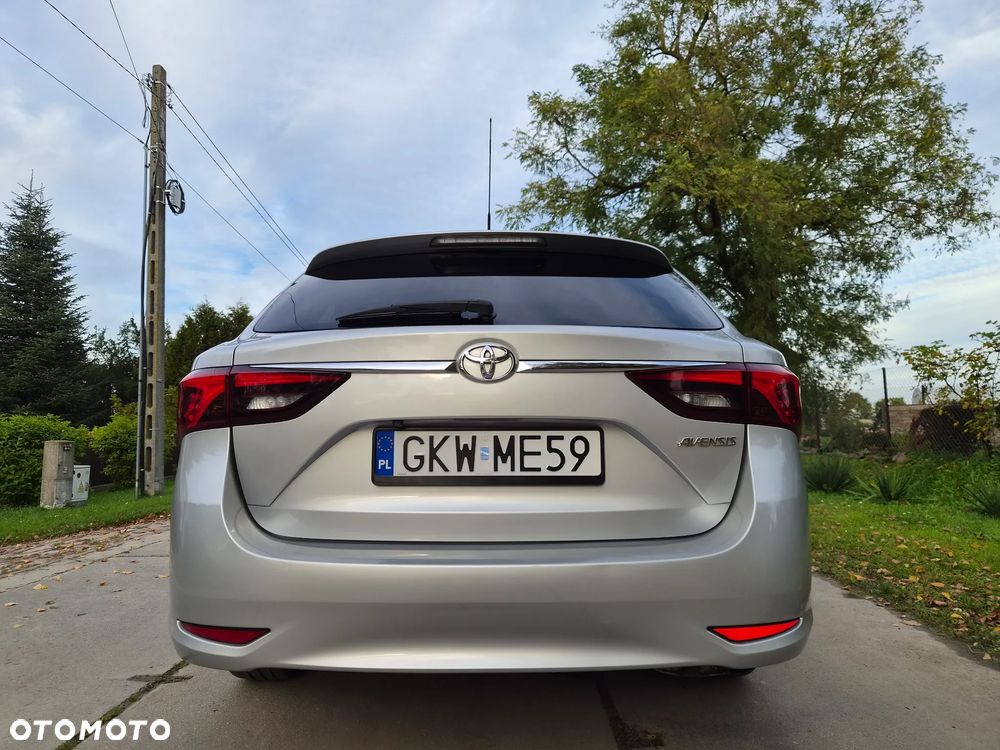 Toyota Avensis 1.8 Sol plus NAVI - 9