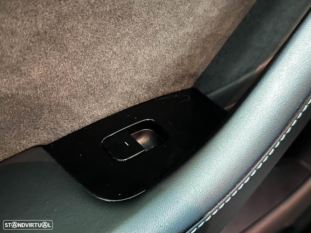 Tesla Model 3 Performance Dual Motor AWD - 24