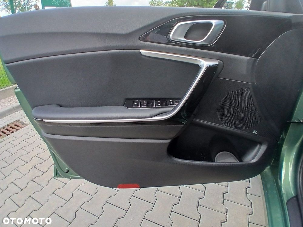 Kia Ceed - 21