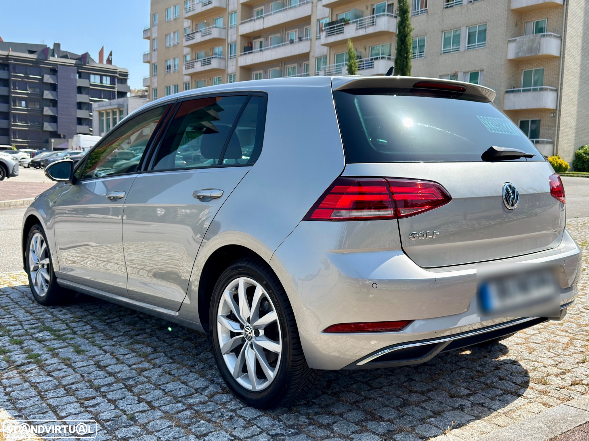 VW Golf 1.0 TSI Confortline DSG - 4