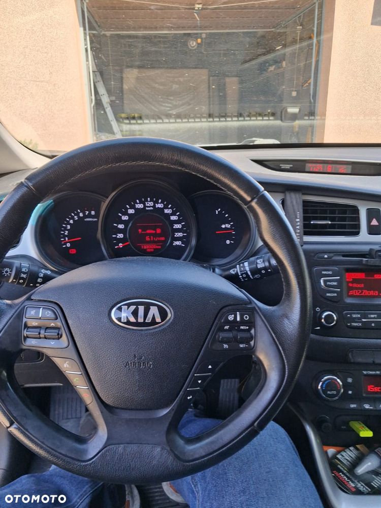 Kia Ceed - 10