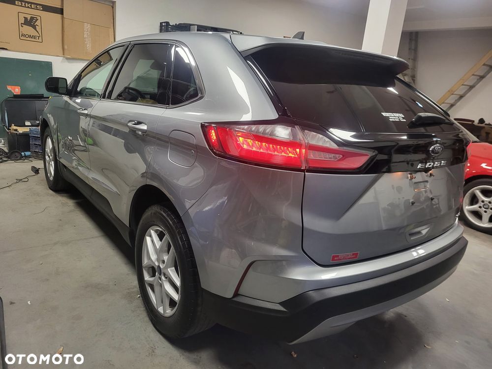 Ford Edge - 8