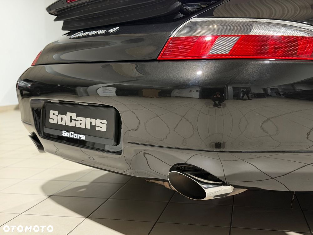 Porsche 911 Carrera - 15