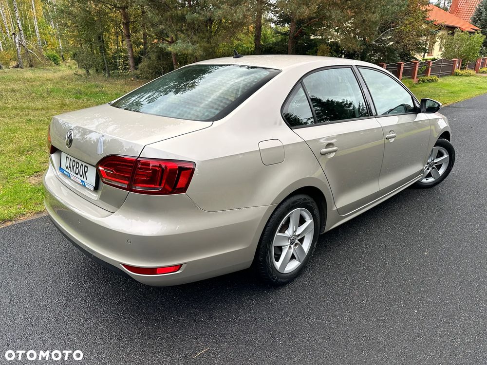 Volkswagen Jetta 1.2 TSI BlueMotion Technology Comfortline - 13