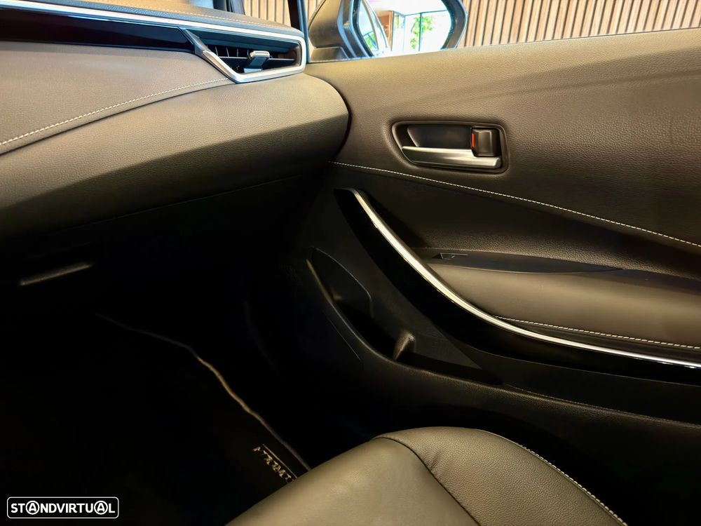 Toyota Corolla SD 1.8 Hybrid Luxury - 40