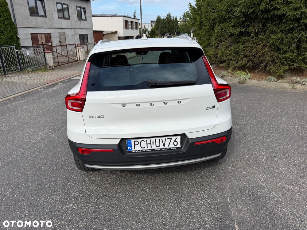 Volvo XC 40 D4 AWD Geartronic Momentum - 8