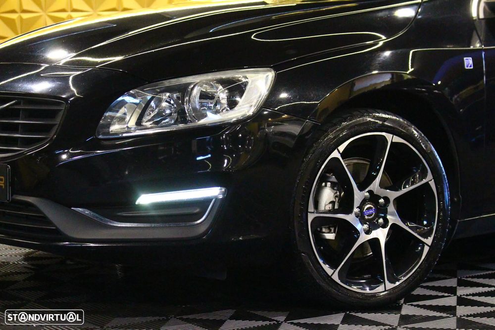 Volvo V60 2.0 D2 Momentum Drive - 2